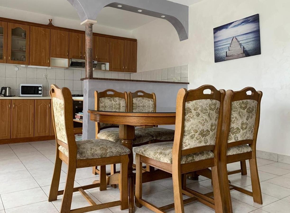 Apartman Visic 1692 คาชเตลา ภายนอก รูปภาพ