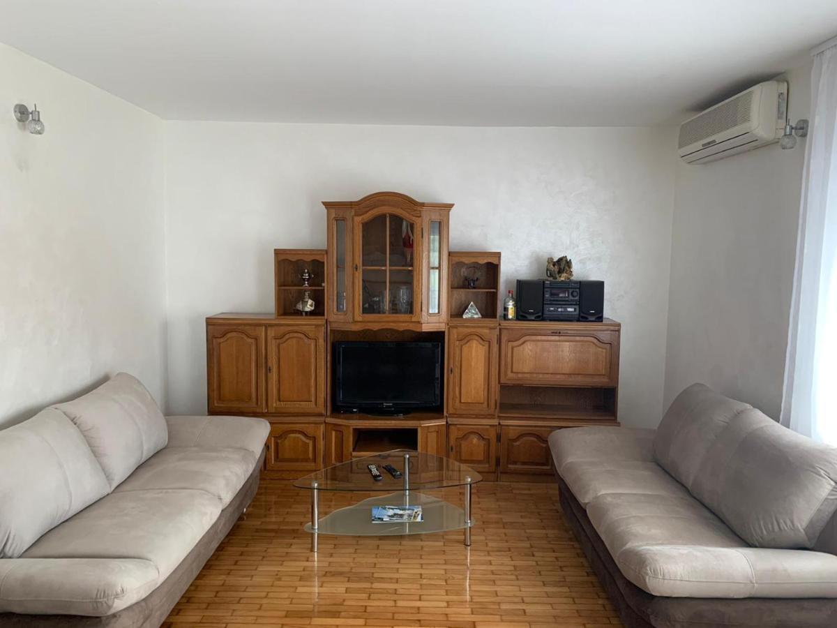 Apartman Visic 1692 คาชเตลา ภายนอก รูปภาพ