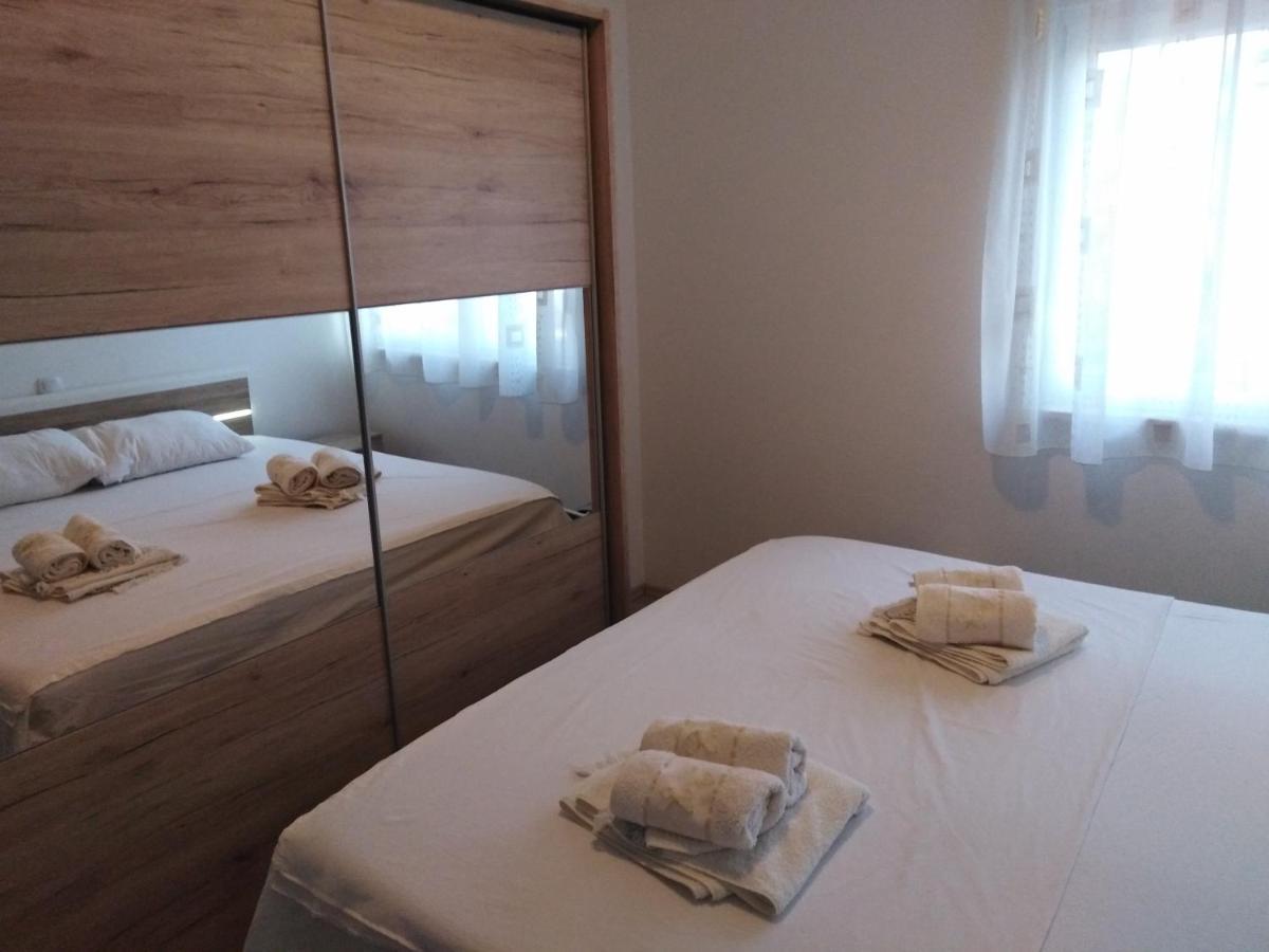 Apartman Visic 1692 คาชเตลา ภายนอก รูปภาพ