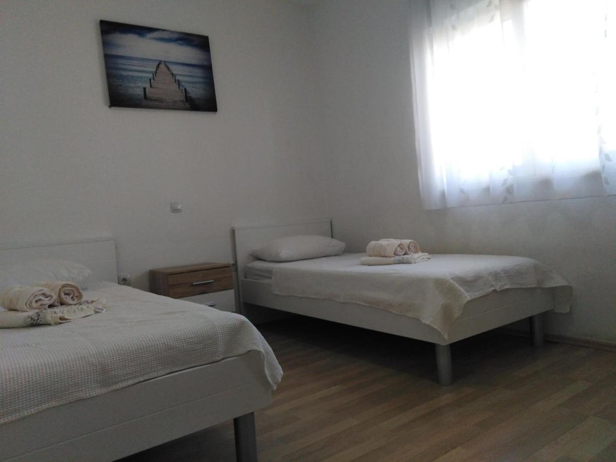 Apartman Visic 1692 คาชเตลา ภายนอก รูปภาพ